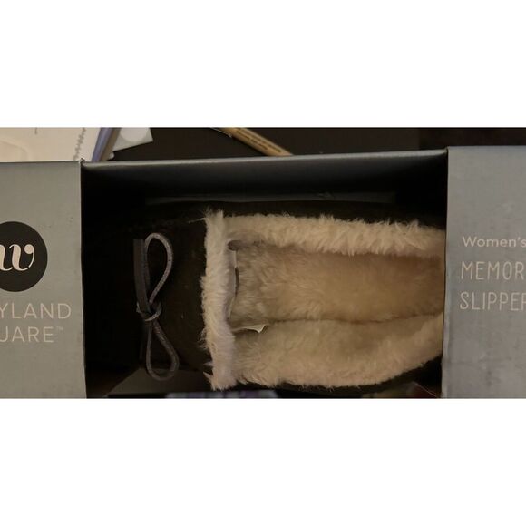 Wayland Square Women's Memory Foam Slippers Dark Brown Size 7-8 Great Christmas - Picture 4 of 5